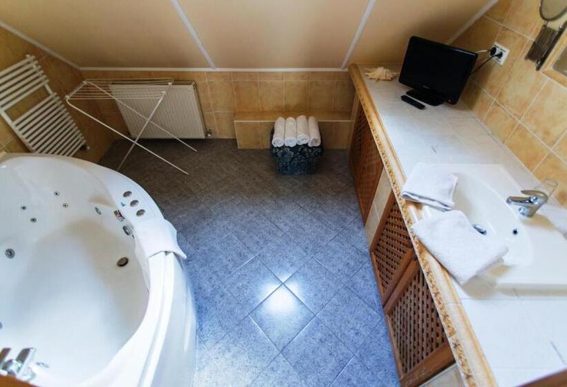 سوییت خانوادگی, Bajor Panzió Bük Bükfürdő, Adults Friendly 12 Plus