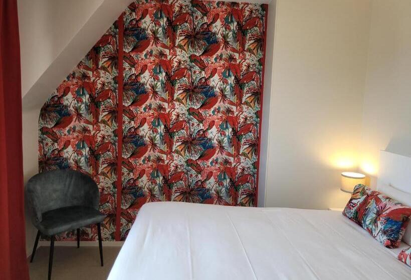 اتاق راحتی با چشم‌انداز دریا, Hôtel Port Haliguen
