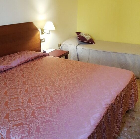 اتاق استاندارد سه نفره, Nuovo Albergo