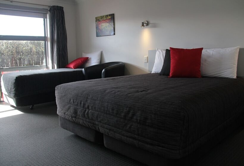 스탠다드 스튜디오, Pukekura Motor Lodge