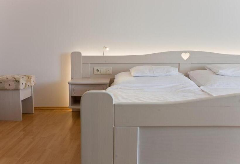 اتاق سوپریور, Tornácos Hotel   Hegykő