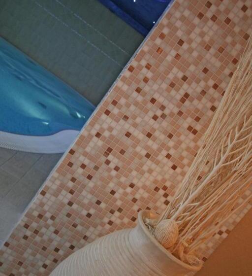 سوییت, Tornácos Hotel   Hegykő