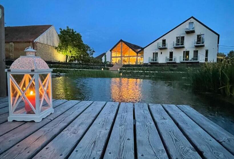اتاق لوکس با بالکن, Tornácos Hotel   Hegykő