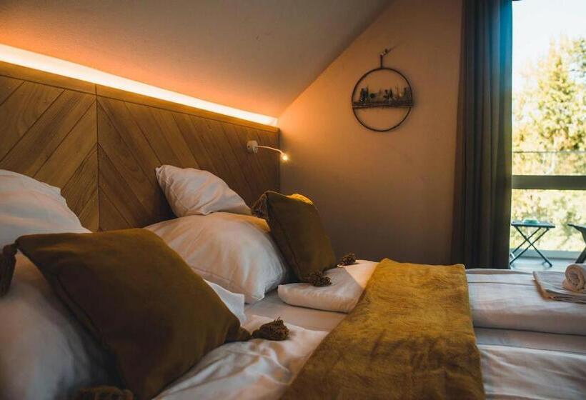 اتاق لوکس با بالکن, Tornácos Hotel   Hegykő