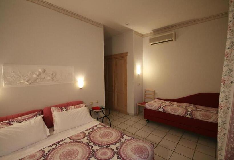 اتاق استاندارد سه نفره, Villa Gina