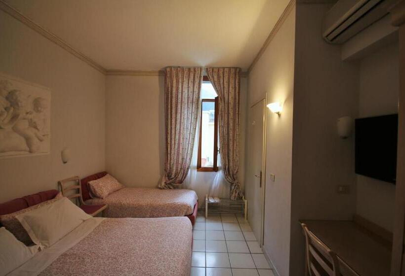اتاق استاندارد چهار تخته, Villa Gina