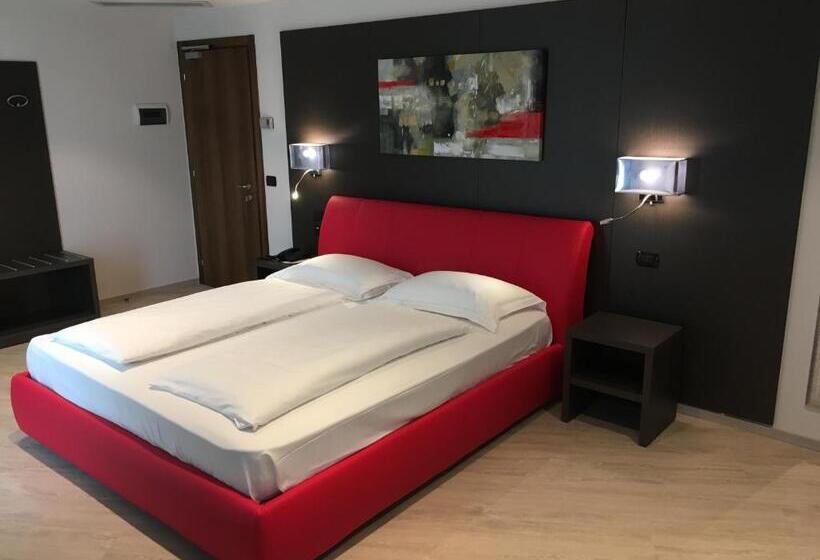 اتاق سوپریور با بالکن, Villa Rosa