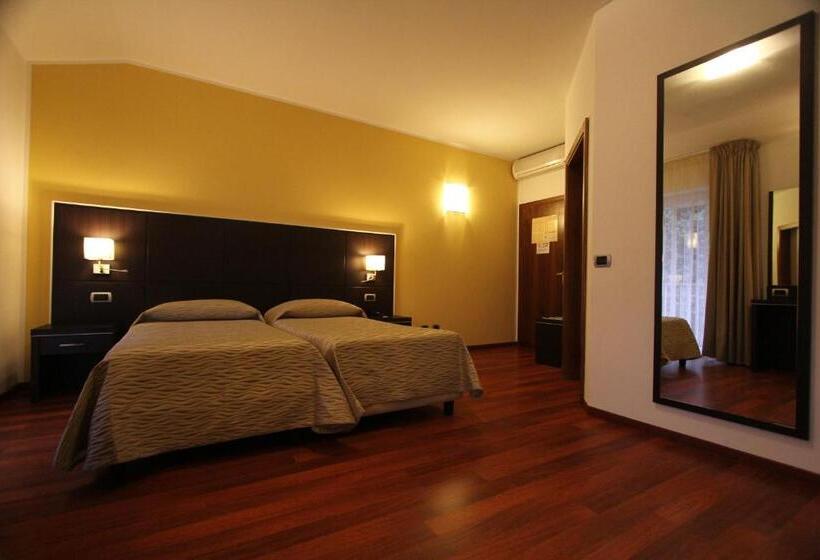 اتاق سوپریور با بالکن, Villa Rosa