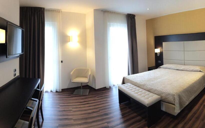 اتاق سوپریور با بالکن, Villa Rosa
