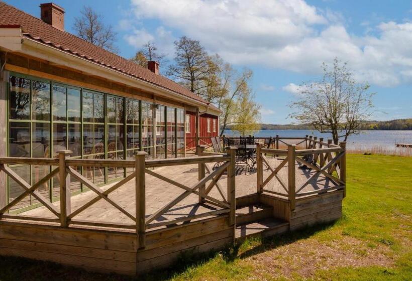 1 Bedroom Apartment Lake View, Smålandsgården
