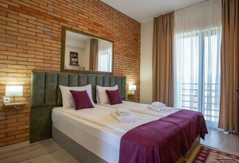 اتاق استاندارد با چشم‌انداز کوهستان, Château Mosmieri Hotel & Winery