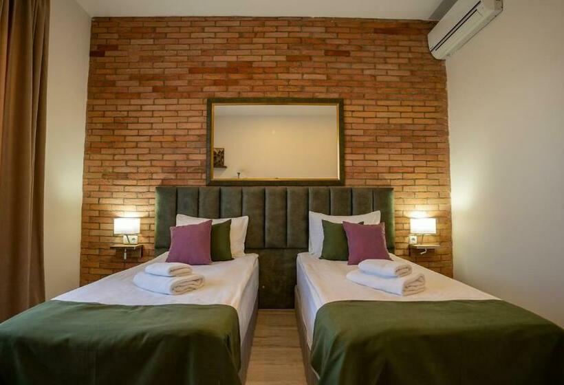 اتاق استاندارد با چشم‌انداز کوهستان, Château Mosmieri Hotel & Winery