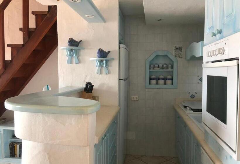 آپارتمان 2 خوابه با چشم‌انداز دریا, Villaggio Est A Capo Coda Cavallo San Teodoro