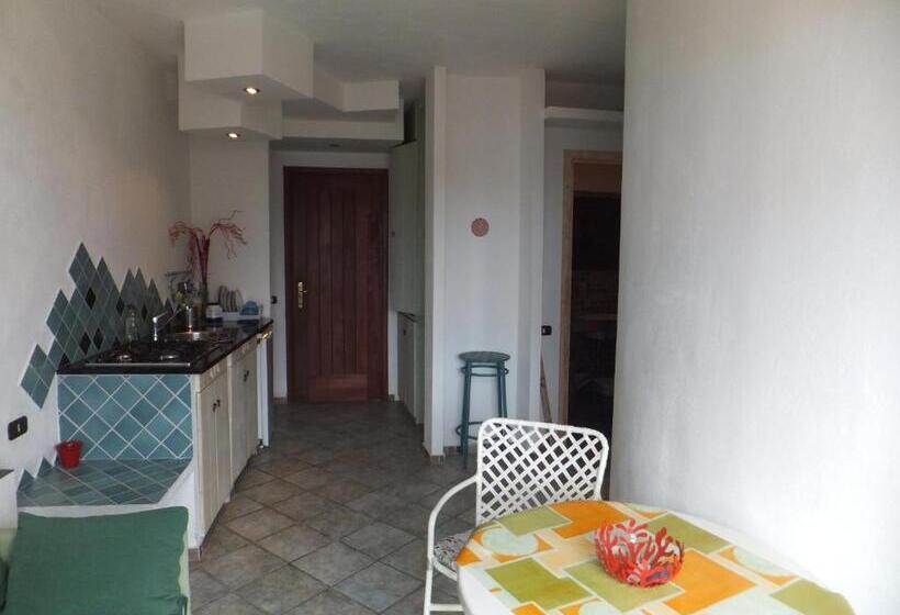 استودیوی استاندارد, Villaggio Est A Capo Coda Cavallo San Teodoro