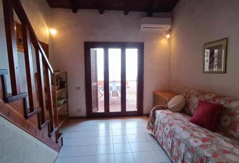 استودیوی سوپریور, Villaggio Est A Capo Coda Cavallo San Teodoro