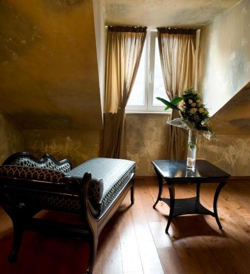 سوییت جونیور با چشم‌انداز دریا, Boutique Hotel Astoria