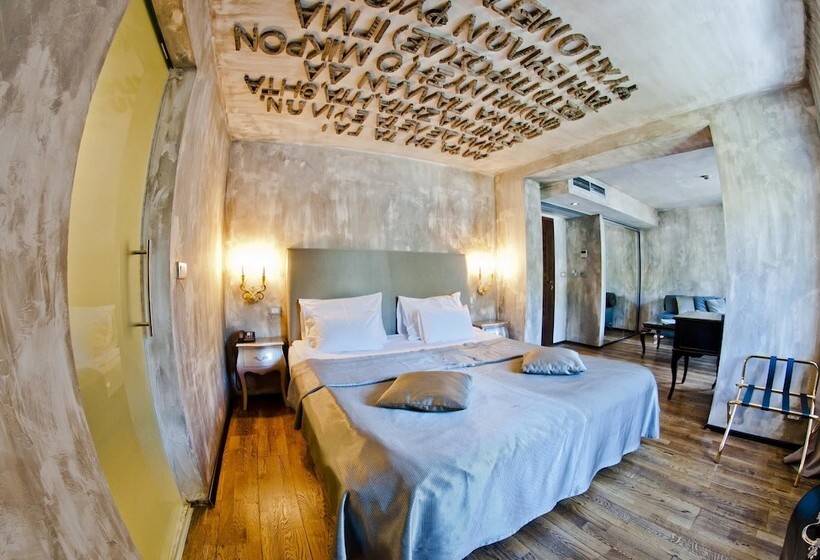 سوییت جونیور با چشم‌انداز دریا, Boutique Hotel Astoria
