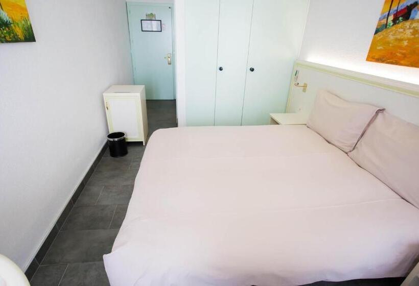 اتاق استاندارد یک نفره, Hôtel Du Port