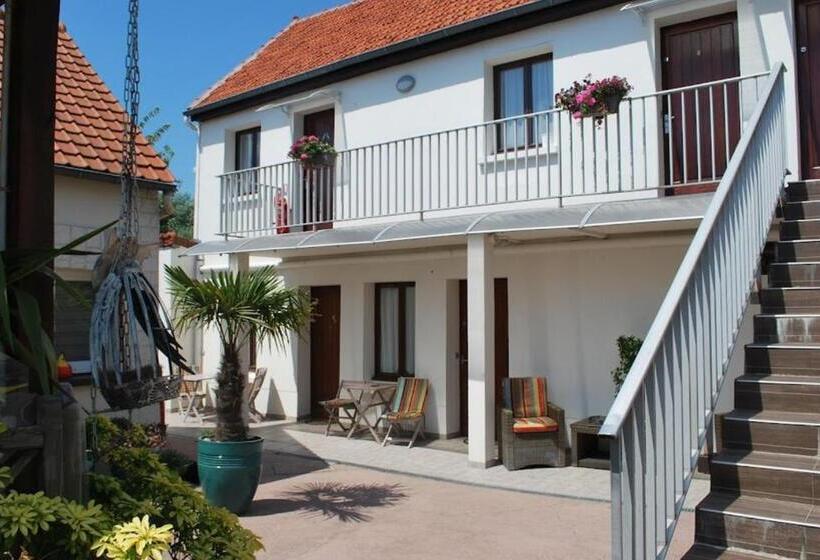 带1个卧室带花园景观的公寓, Le Clos Robinson
