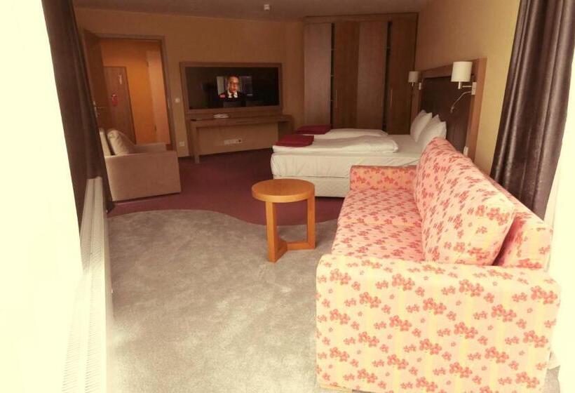 Люкс Сеньор, Nashira Kurpark Hotel  100 Prozent Barrierefrei