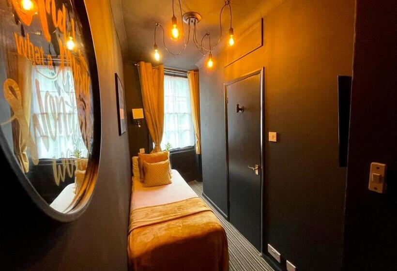 Номер Deluxe Одноместный, Brighton Black Hotel & Hot Tubs