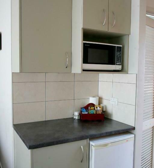 Студия Стандарт, Touchwood Motor Lodge