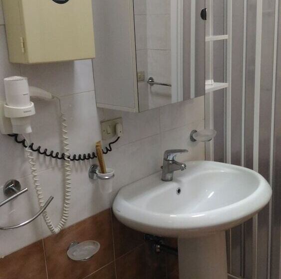 Quarto Estandar Individual, Sirio