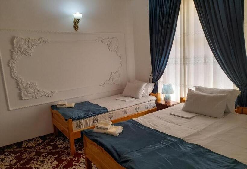 اتاق لوکس سه تخته, Boutique Hotel Parvina