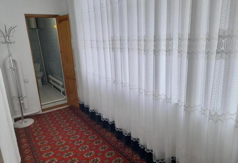 اتاق لوکس سه تخته, Boutique Hotel Parvina