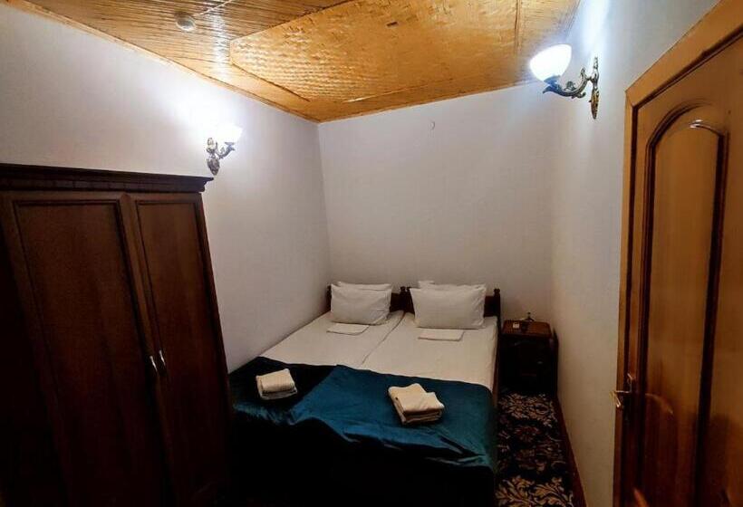 اتاق لوکس یک تخته, Boutique Hotel Parvina
