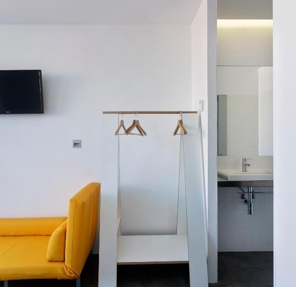 Quarto standard, Bela Muxía