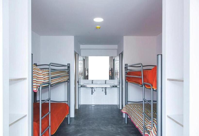 Quarto Quádruplo Standard, Bela Muxía