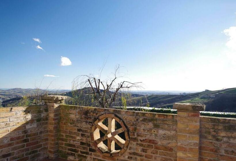 Номер Стандарт с Балконом, Azienda Agrituristica Colle San Giorgio