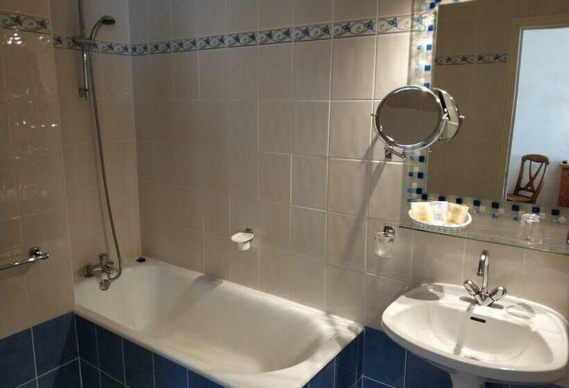 Номер Стандарт Трехместный, Hôtel Calisola