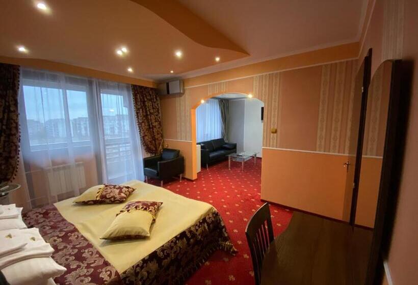 اتاق کلاس بیزنس, Intourist Zakarpattia