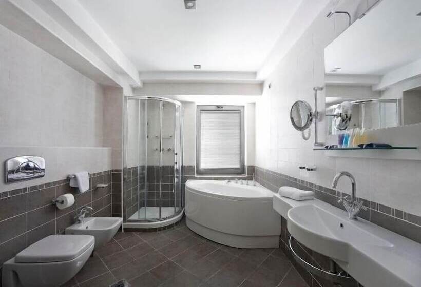 سوییت با چشم‌انداز دریا, Monte Casa Spa & Wellness