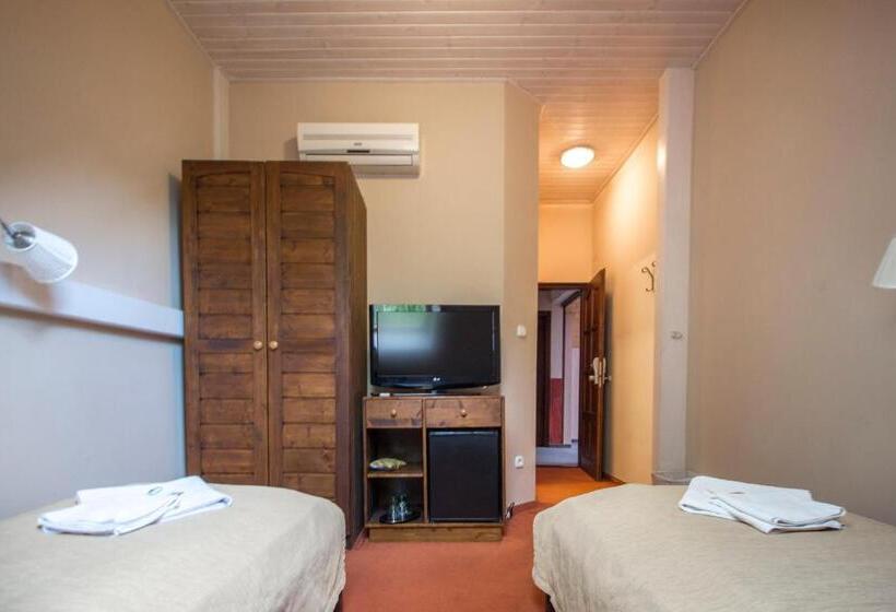 Quarto Estandar, Renegade