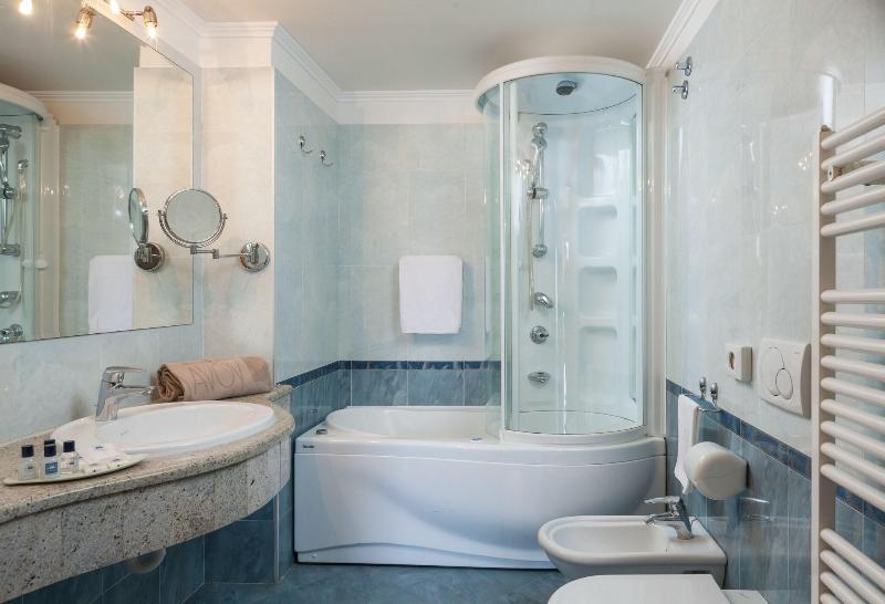 Номер Deluxe, Savoy Palace   Tonellihotels