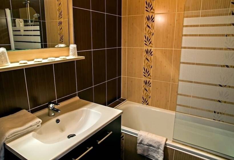 Номер Стандарт, The Originals City, Hôtel La Siesta, Annonay Est
