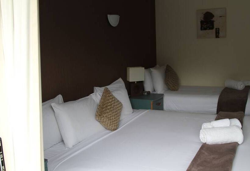Студио Executive, Woodlands Motel