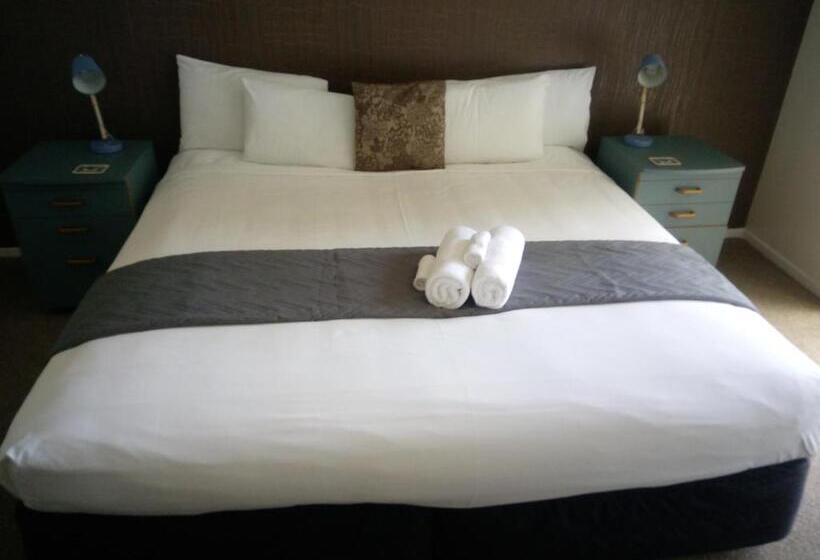Студио Executive, Woodlands Motel