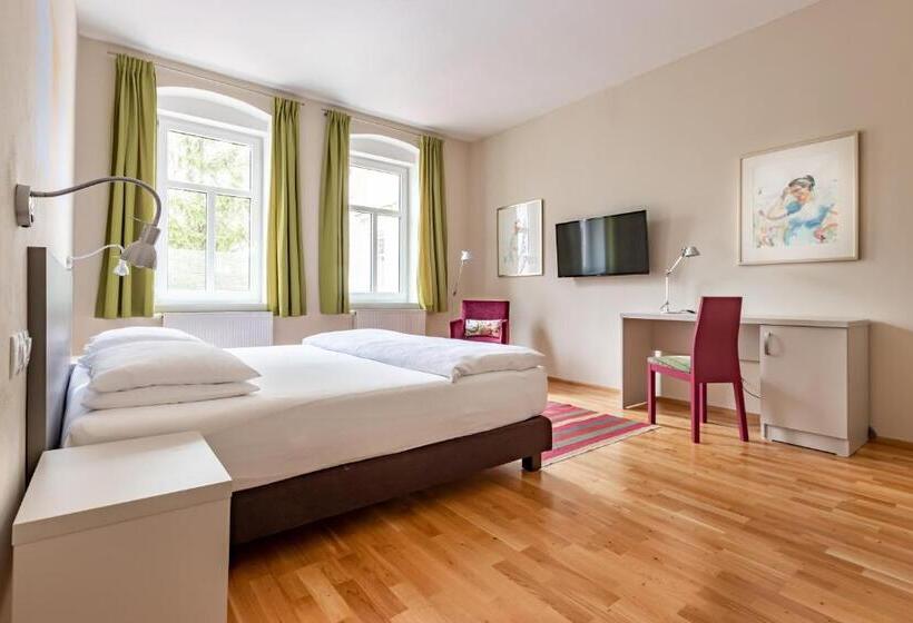 Номер Deluxe, Boutique Hotel Swisshouse