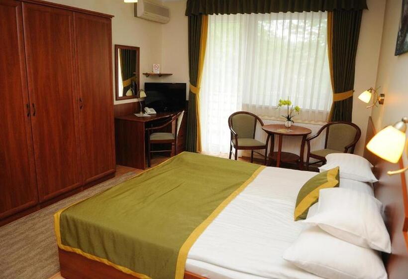 Apartamento 2 Dormitórios, Apartman Bella