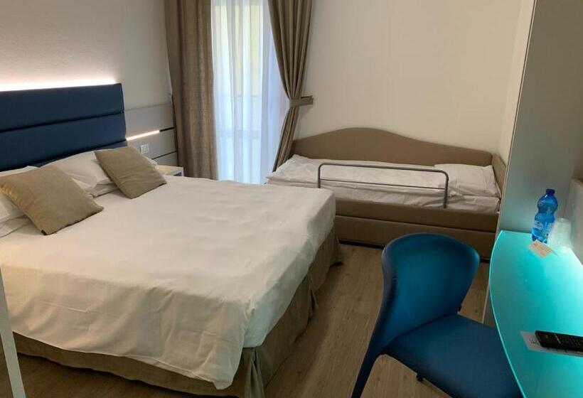 اتاق استاندارد چهار تخته, Astoria