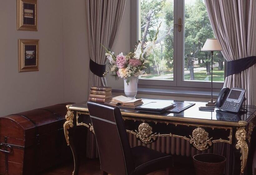 Люкс Повышенной Комфортности, Chateau Mcely