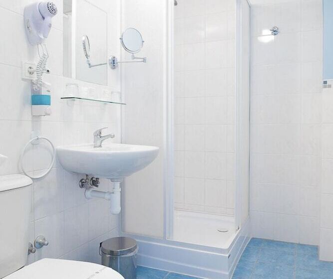 חדר סטנדרט לארבעה, City Hostel Brno