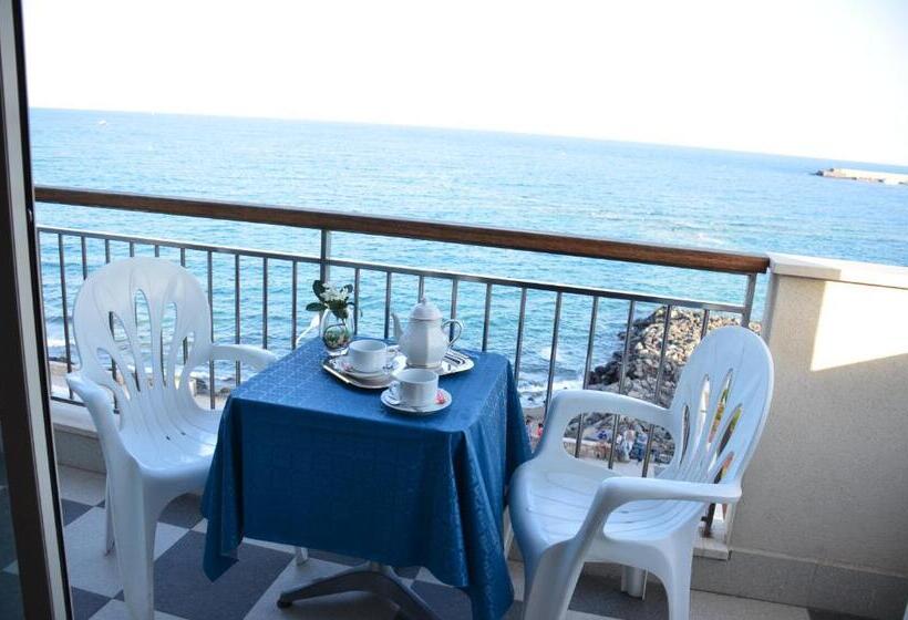 四人标准间, Costa Azzurra