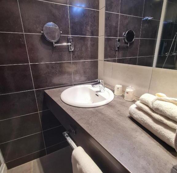 Номер Стандарт, Le Cheval Blanc