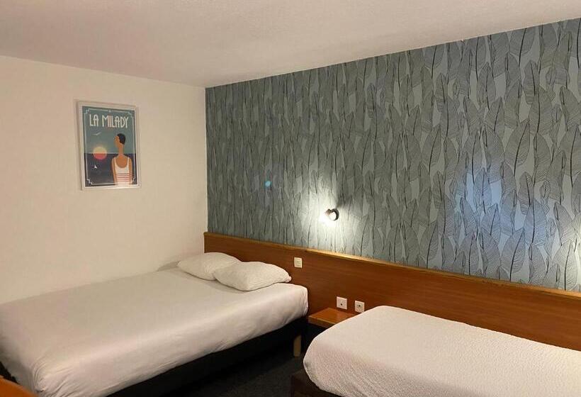 Номер Стандарт Трехместный, Ostal Pau Universite   Sure Hotel Collection By Best Western