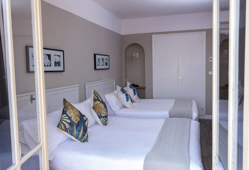 Четырехместный Номер Стандарт Вид на Море, Hôtel Le Provençal